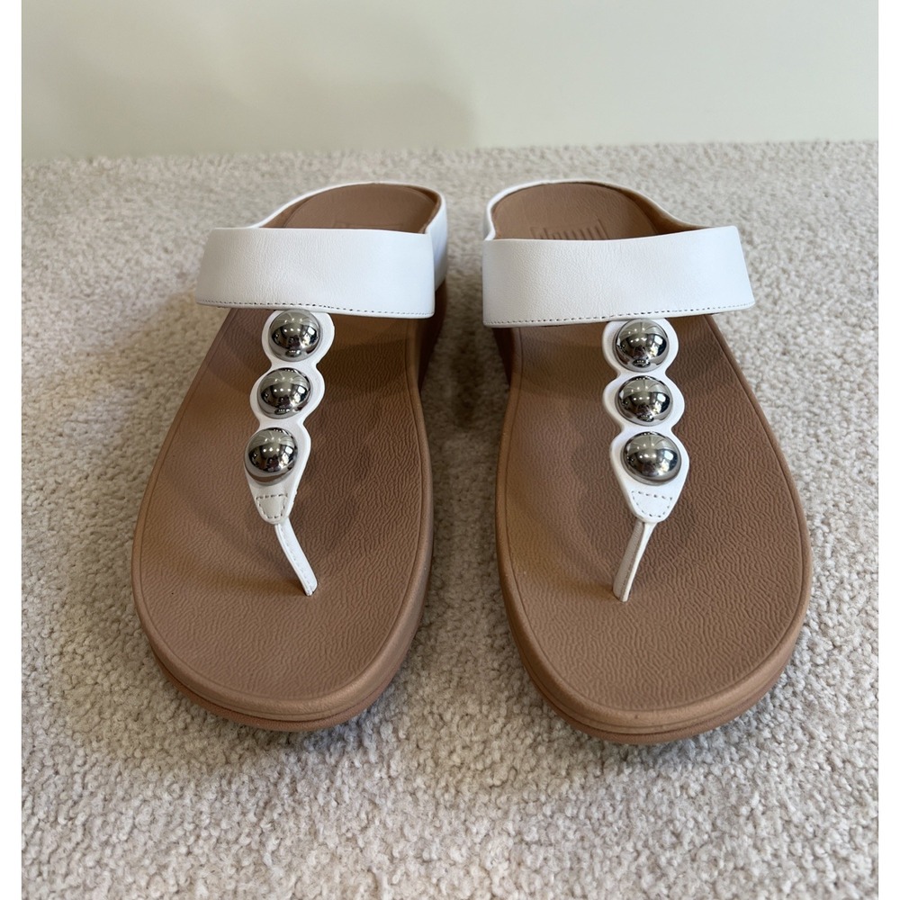 FitFlop Fino Mirror-Dome Leather Toe-Post Sandals White Wedge Comfort Resort